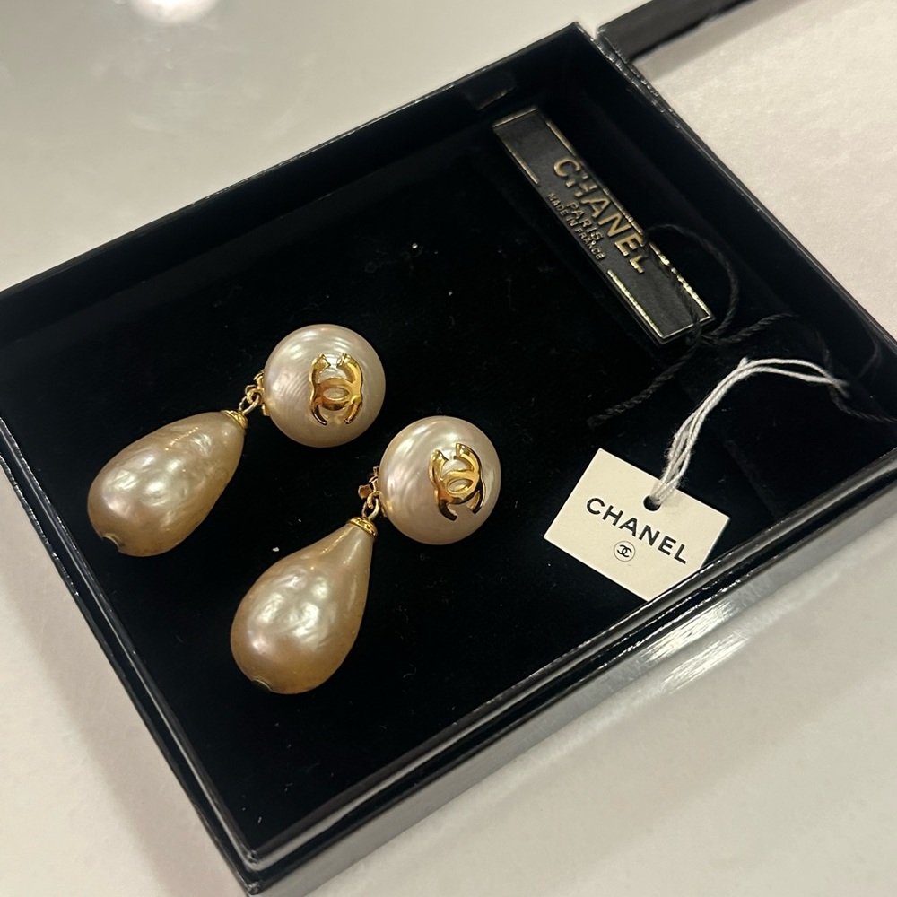Authentic vintage Chanel pearl drop earrings